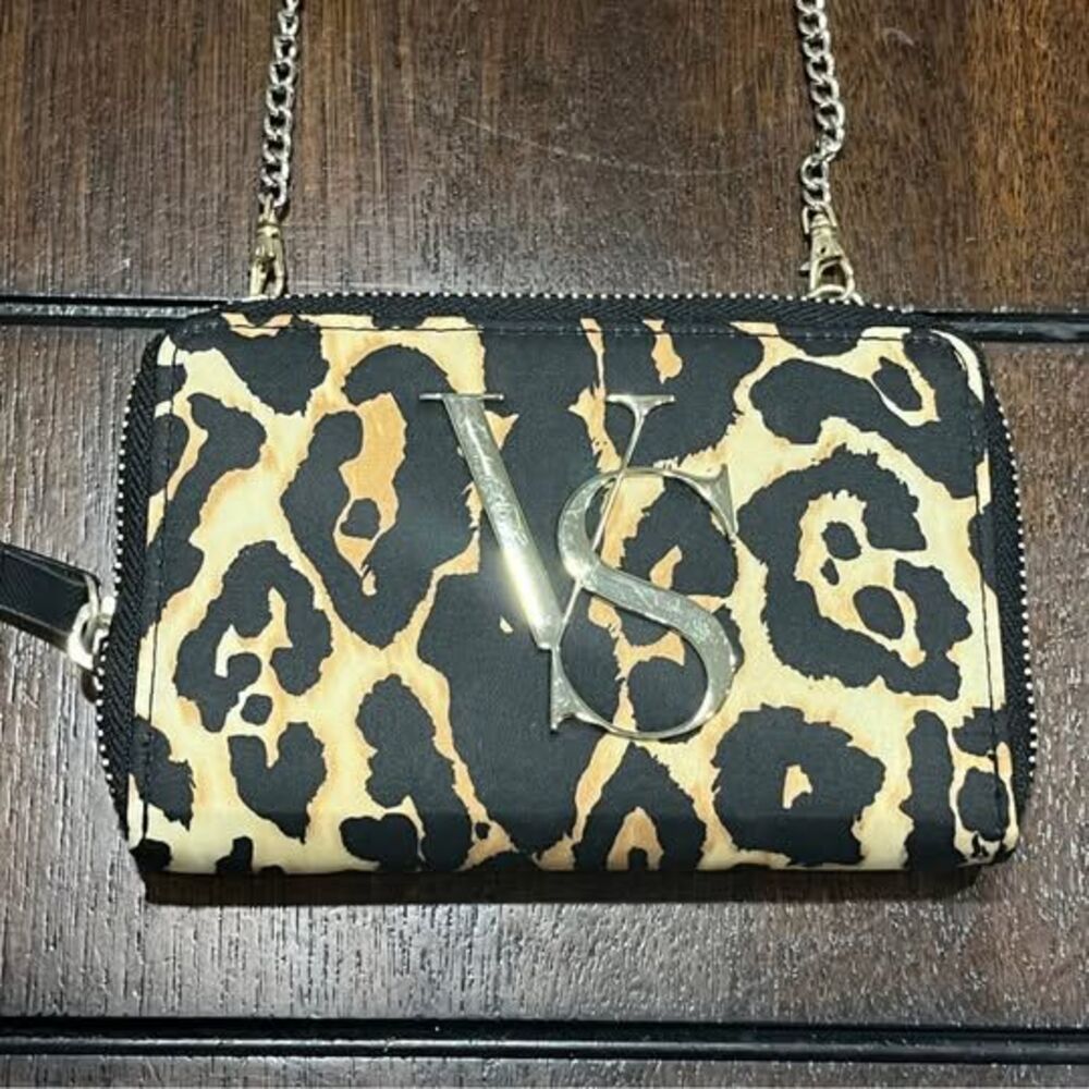 VICTORIA SECRET Leopard Cheetah Full Zip Wallet Cellphone Purse Vintage